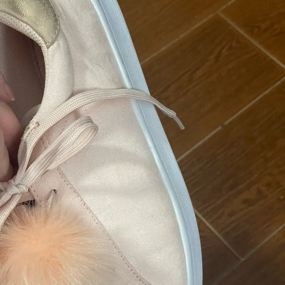 Steve Madden Foxy pink low top sneakers fur pom pom size 8 faux suede rose gold - Picture 9 of 14